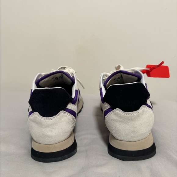 Off-White
OMIA140F19D800412910
HG RUNNER
VIOLET BLACK
EU: 45 US: 11.5 UK: 11 - Picture 2 of 9
